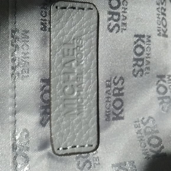 Michael Kors Extra Large Duffle Bag Tote Carry On Bag Gently Used - Picture 14 of 16